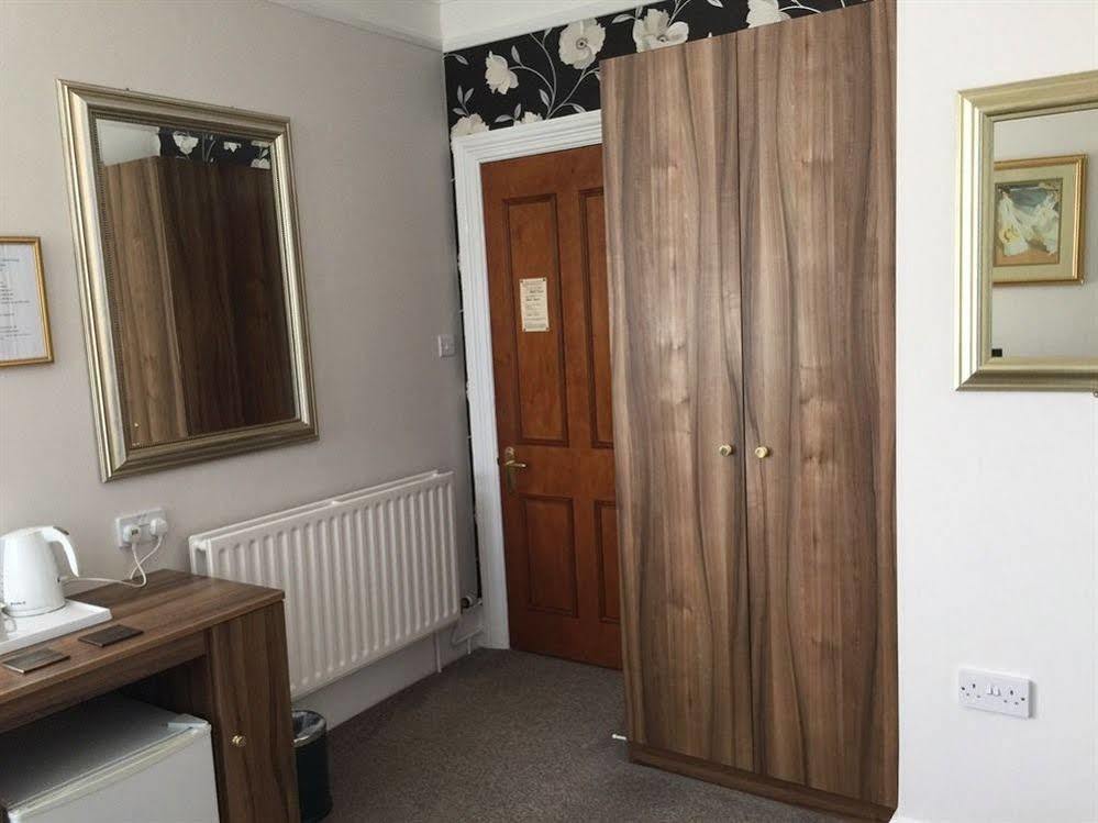 Kenmore Guest House Ръстингтън Екстериор снимка